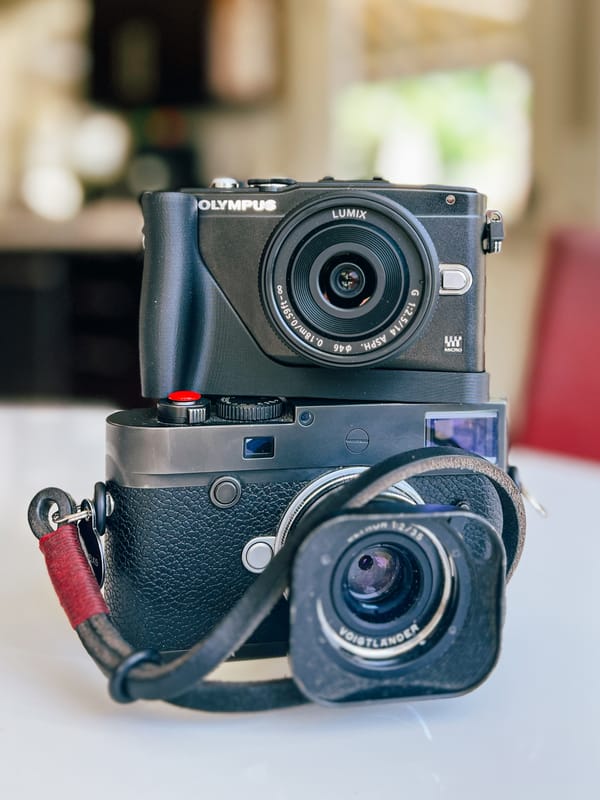 Olympus EPL-5 vs Leica M10-P